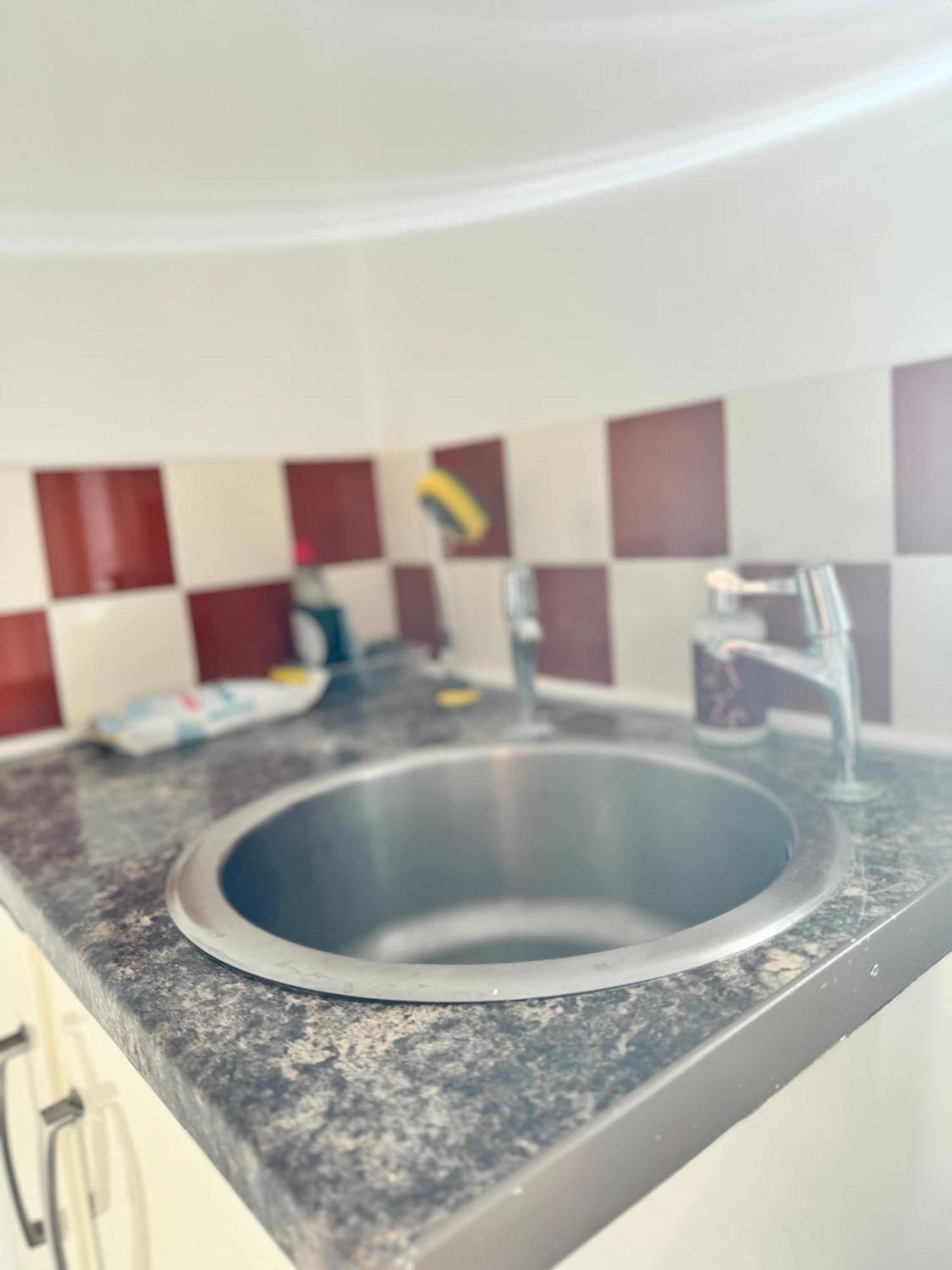 1 Bed With Kitchenette And Bathroom Oxford Exteriör bild