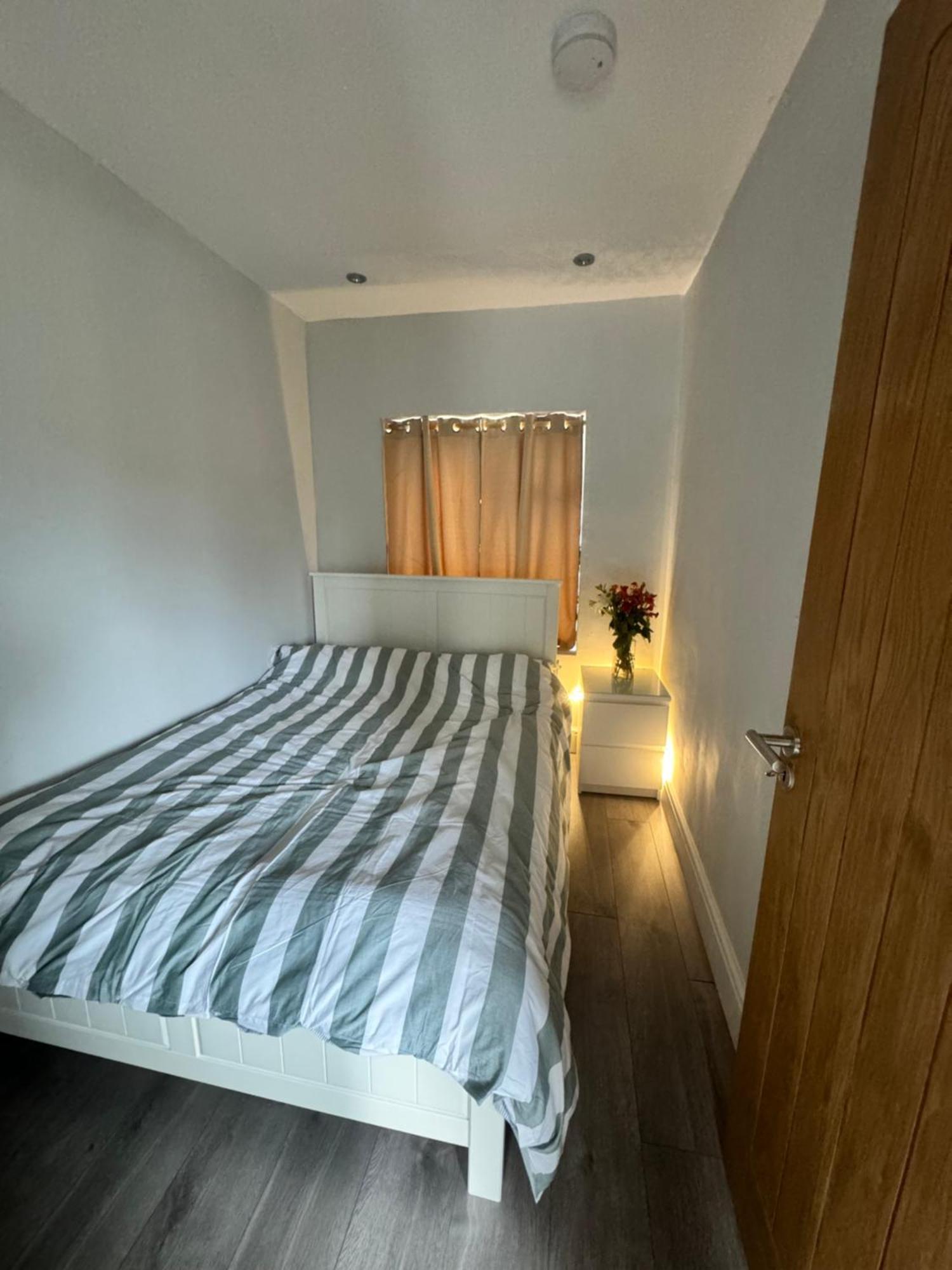 1 Bed With Kitchenette And Bathroom Oxford Exteriör bild