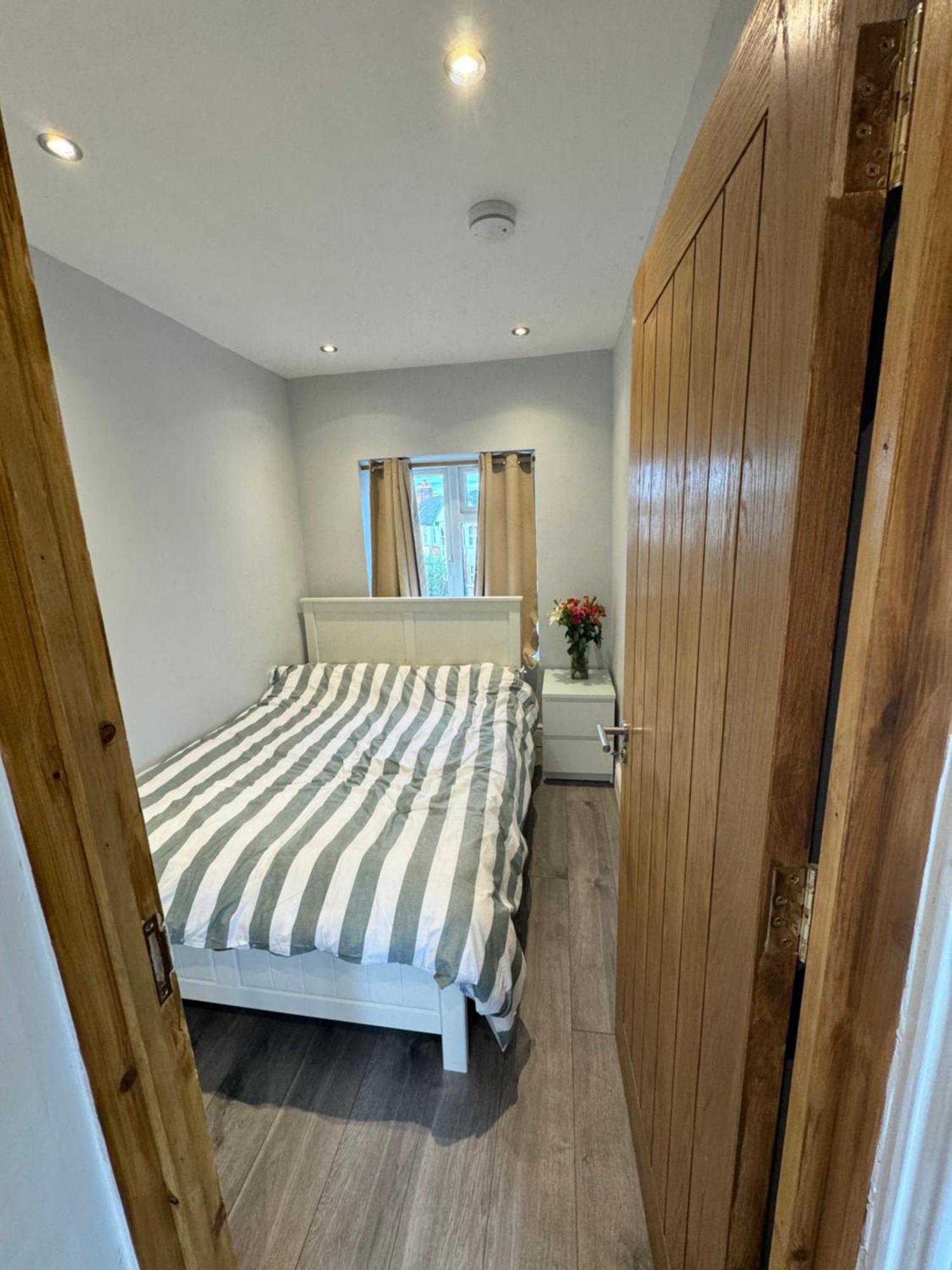 1 Bed With Kitchenette And Bathroom Oxford Exteriör bild